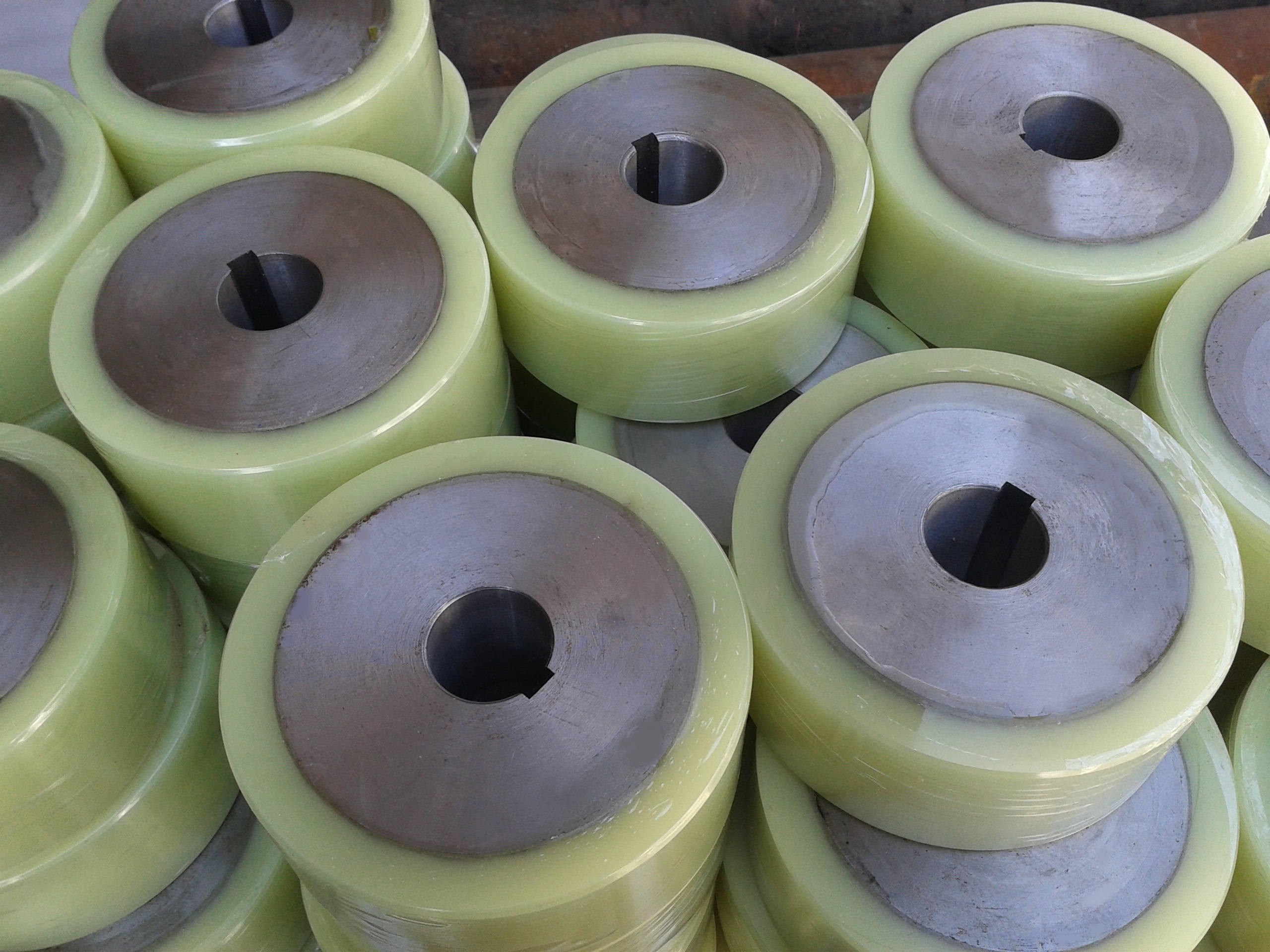 關于聚氨酯包膠輪你了解多少?